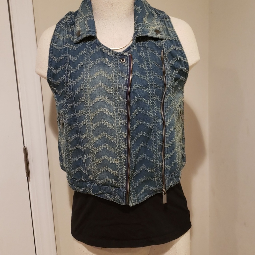 Jean vest from buckle